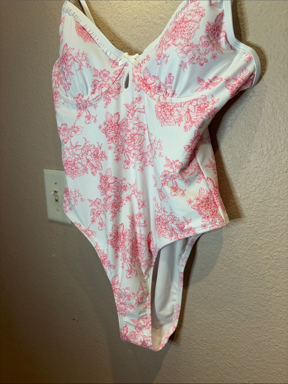 New No Boundaries Women’s Pink Toile Floral One Piece Swimsuit Large 12-14 NWOT - Picture 6 of 11